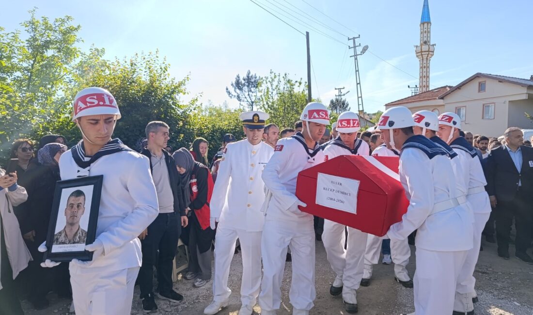 Rahatsızlanarak hastaneye kaldırılmıştı Edinilen bilgilere göre, İzmir’deki birliğinde görevi başındayken