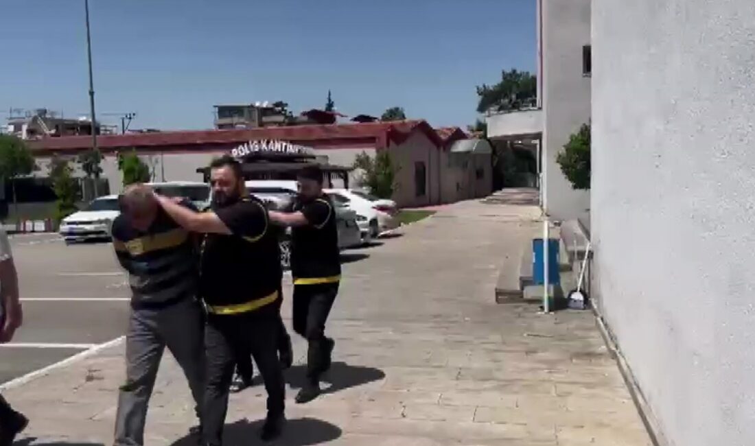 Hareket halindeki kamyonete dadandı Film sahnelerini aratmayan olay, merkez Yüreğir