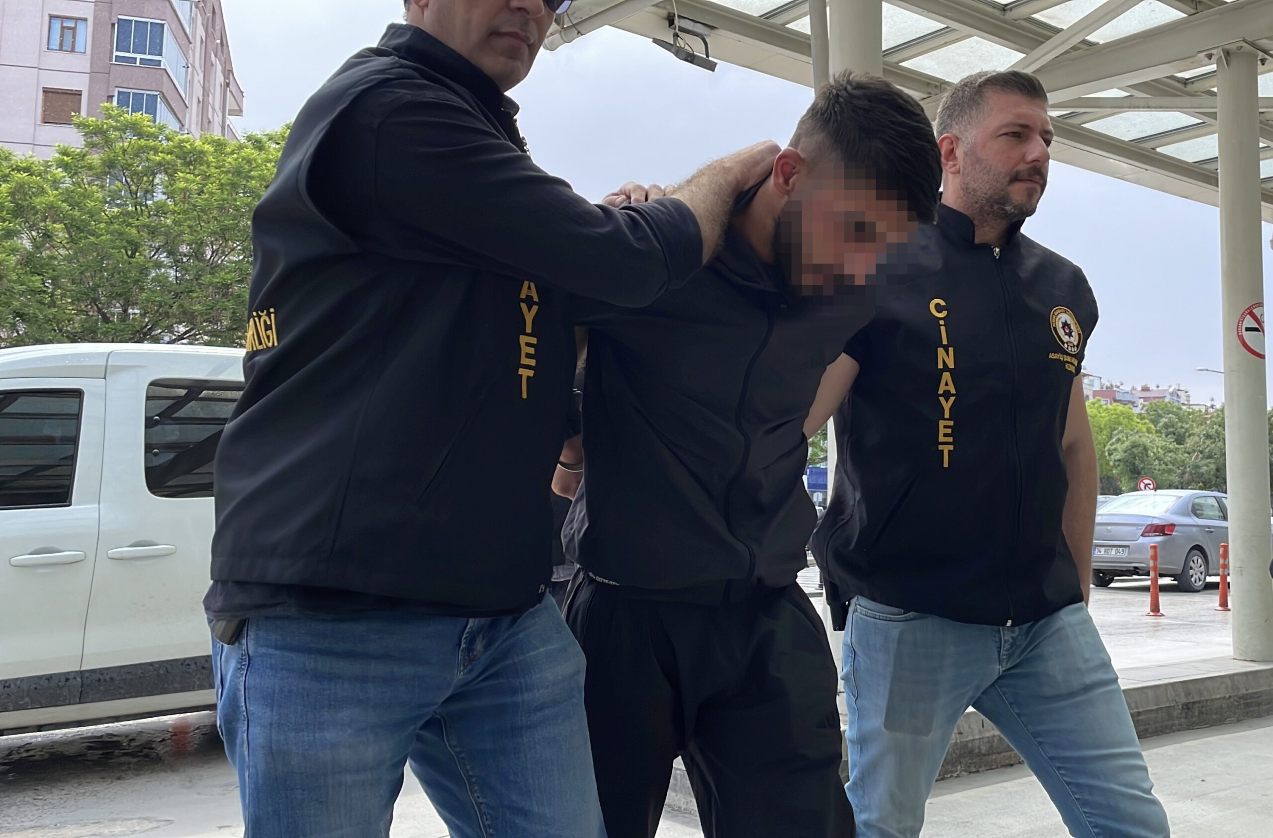 Annesinin sevgilisini öldüren zanlı tutuklandı