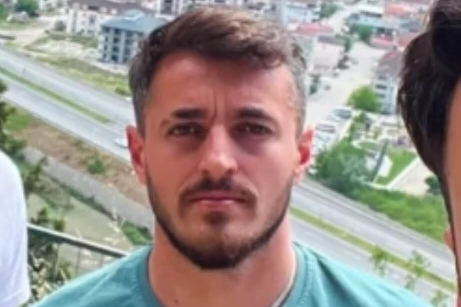 Edinilen bilgiye göre, Emine Yeni ve oğlu Mustafa Yeni, bayram