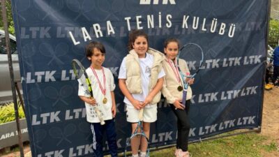 Ankara’da 10 yaş kategorisinde mücadele eden Ali Altuğ Kul, grubunu