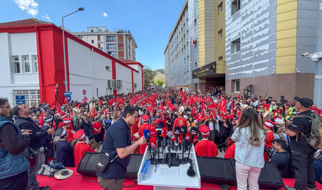 Afyonkarahisar halkına destekleri nedeniyle teşekkür eden Köksal, gösterilen ilgi ve
