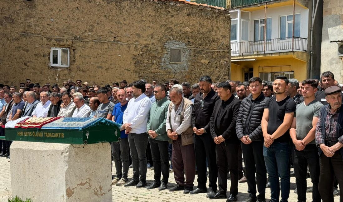 Merhume Yılmaz’ın cenazesi, Bozhüyük köyünde öğle namazına müteakip kılınan cenaze