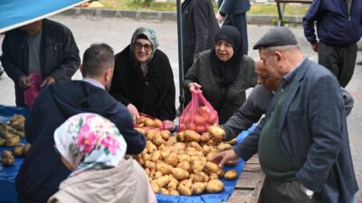 İlçe sakinlerinin taze ve bütçe dostu ürünlere ulaşabilmesi amacıyla kurulan