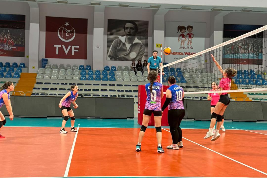 Dinarlı öğrenciler, ilçeyi başarıyla temsil etti