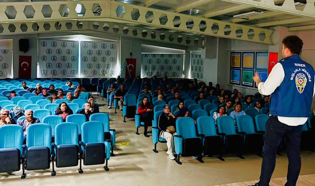 Eğitimde özellikle öğrencilerin dijital dünyada karşılaşabileceği risklere dikkat çekilerek güvenli