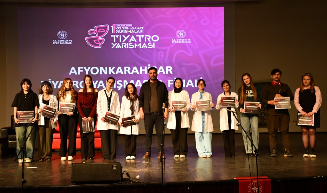 13 tiyatro grubunun katıldığı yarışmada, ekipler hazırladıkları oyunları sahneledi. Yarışma