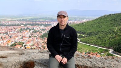 Tarihin balkonundan şehri izlediler Eşsiz manzarayı seyreden Vali Aktaş, kalenin