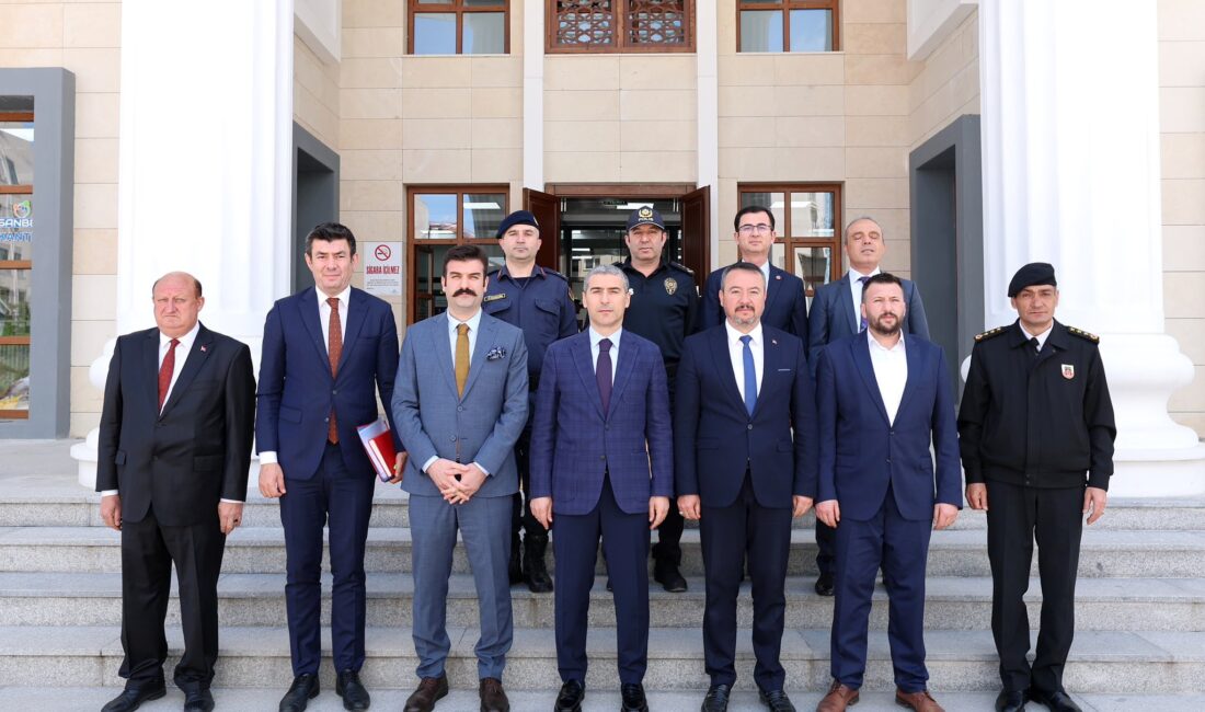 Kaymakamlık ve belediyeden brifing aldı Vali Dr. Naci Aktaş’ın Sandıklı