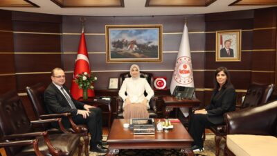 Medyada dezenformasyonla mücadele masaya yatırıldı Doç. Dr. Kübra Güran Yiğitbaşı,