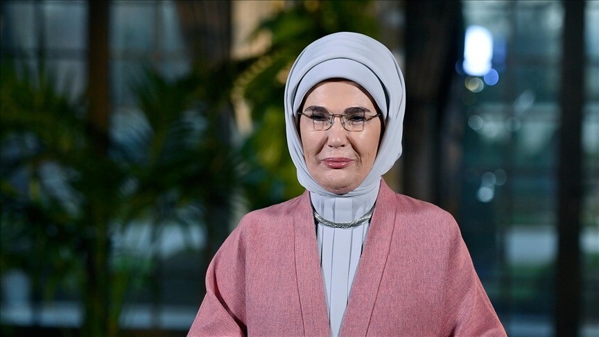 Emine Erdoğan, NSosyal hesabından Anneler Günü dolayısıyla yaptığı paylaşımda, kimi