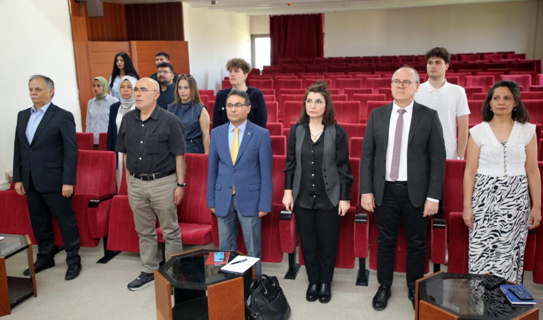 Erdal Akar Konferans Salonunda düzenlenen Kocatepe Tarih Günleri’ne; Fen Edebiyat