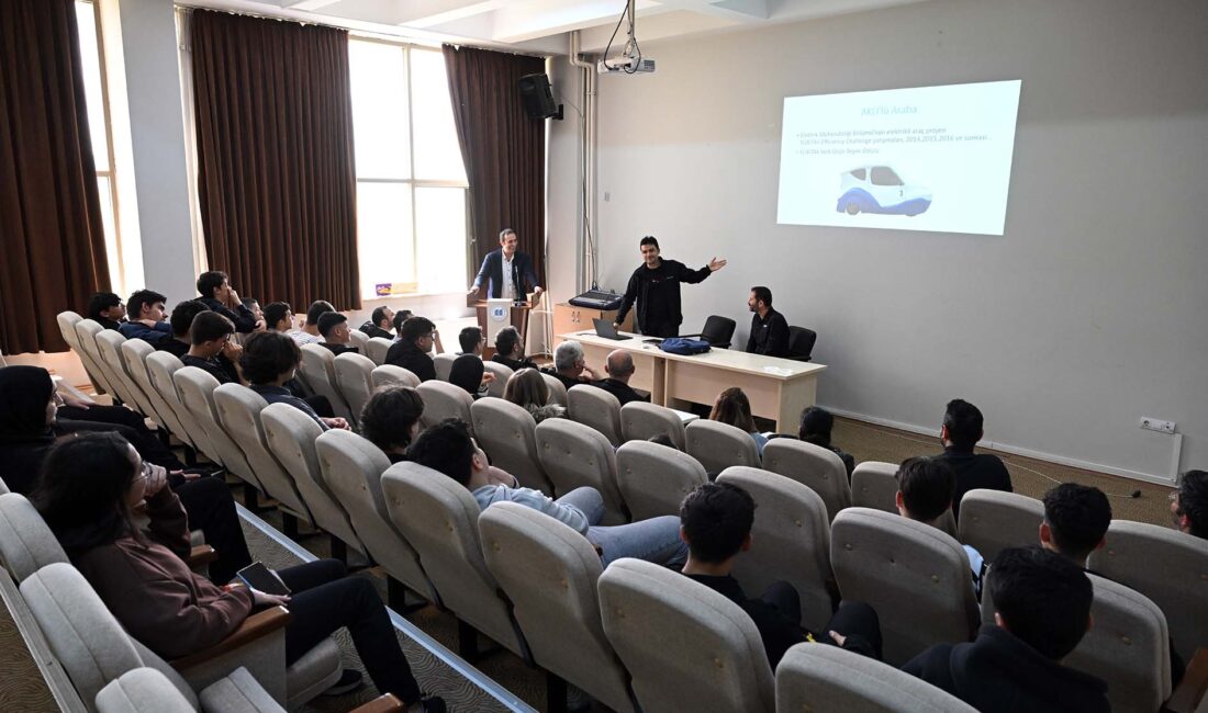 Mühendislik Fakültesi Seminer Salonunda düzenlenen söyleşiye; Milli Eğitim Müdürlüğü Yenilik