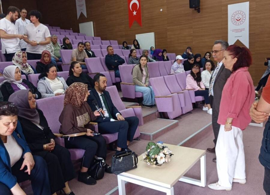 Aile ve Sosyal Hizmetler İl Müdürlüğü Konferans Salonu’nda düzenlenen etkinlik,