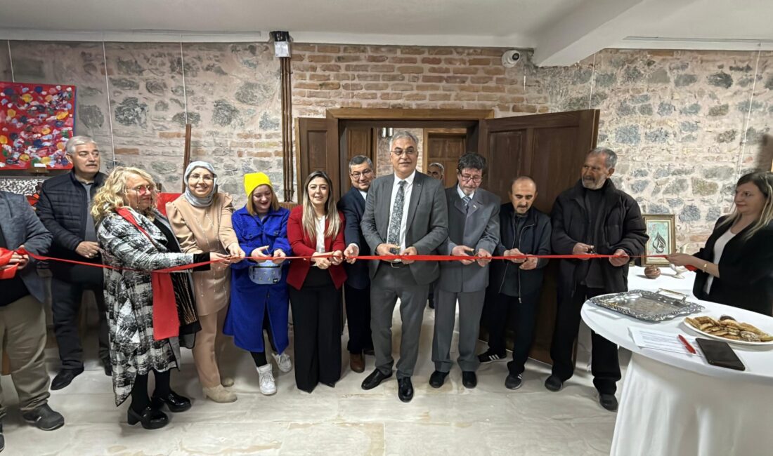 Selçuklu Mahallesi Muhtarı Öznur Hız’ın ev sahipliğinde gerçekleşen açılışta, miniklerin