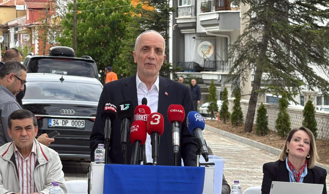Afyonkarahisar’da Türk-İş Prestij Yapı Kooperatifi aracılığıyla tamamlanan konut projesinde mutlu