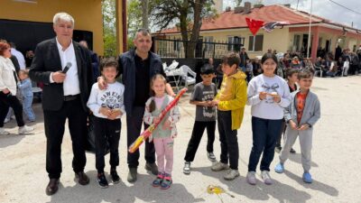 Bahar şenliği ve Hıdırellez dualarına katıldı Geniş bir katılımla gerçekleştirilen