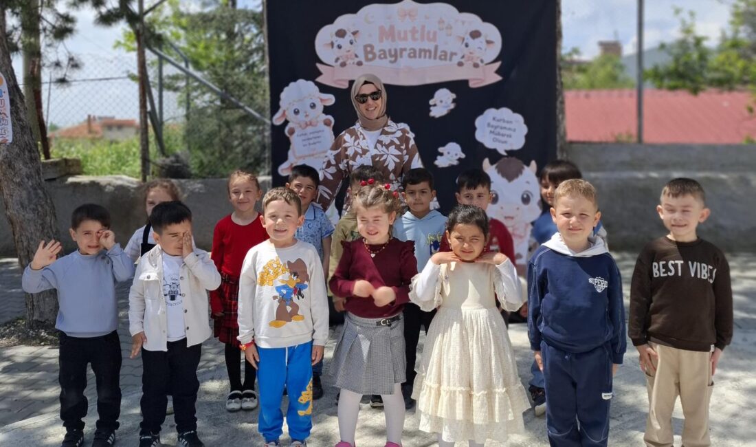 İlçe protokolü miniklerin heyecanına ortak oldu İscehisar Anaokulu bahçesinde düzenlenen