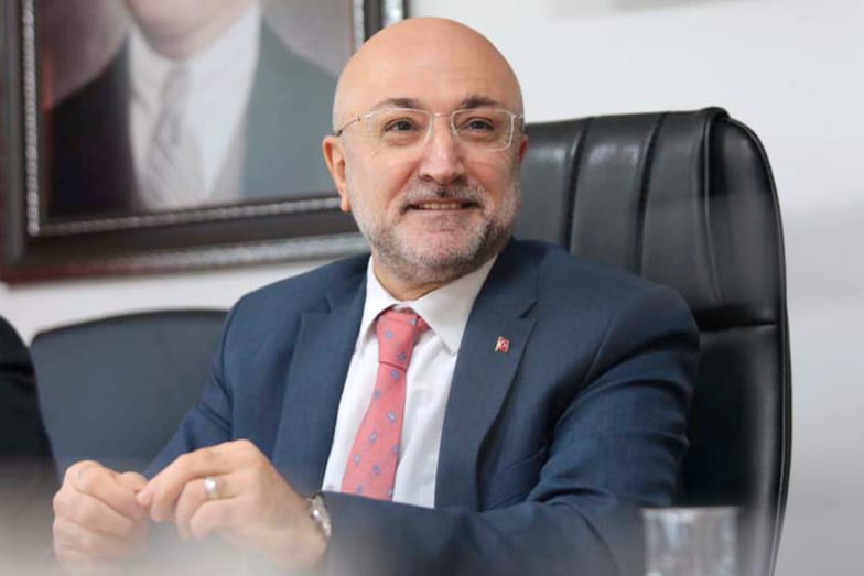 Başkan Şahin mesajında, “Kurban Bayramı; gönüllerin yumuşadığı, kırgınlıkların unutulduğu, paylaşmanın