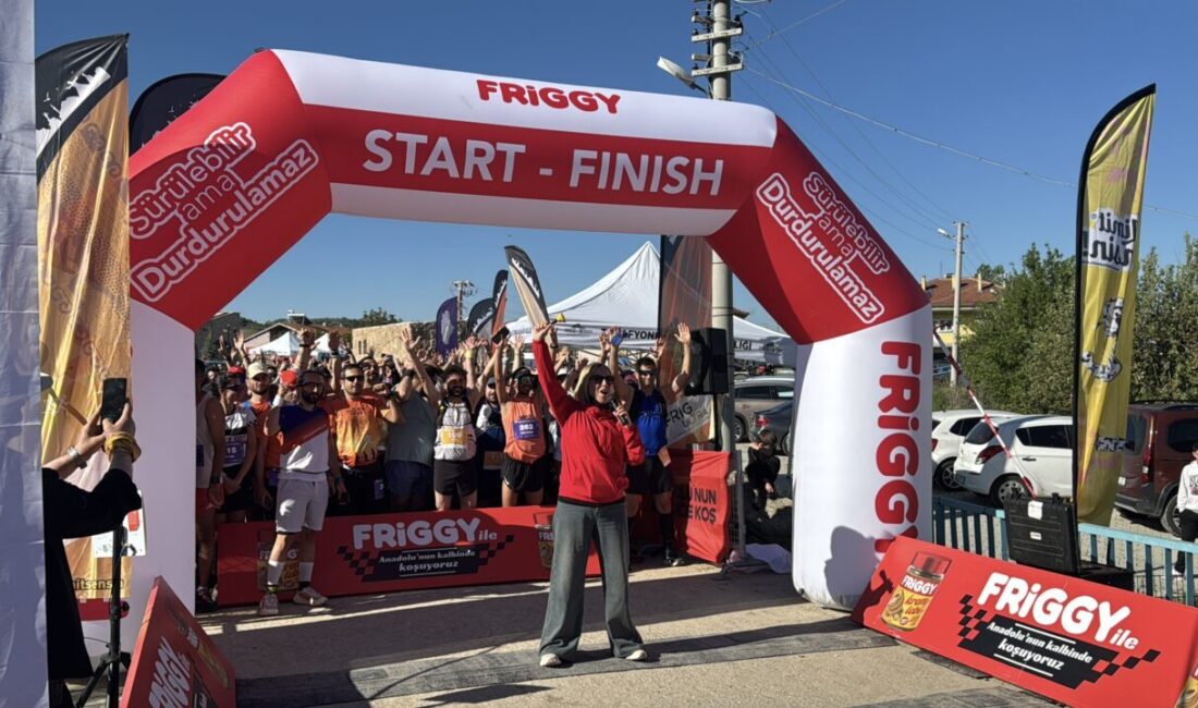 AFYONKARAHiSAR (AA) – Afyonkarahisar'ın İhsaniye ilçesinde Frig Ultra Maratonu gerçekleştirildi.