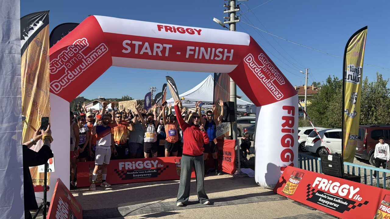 AFYONKARAHiSAR (AA) – Afyonkarahisar'ın İhsaniye ilçesinde Frig Ultra Maratonu gerçekleştirildi.