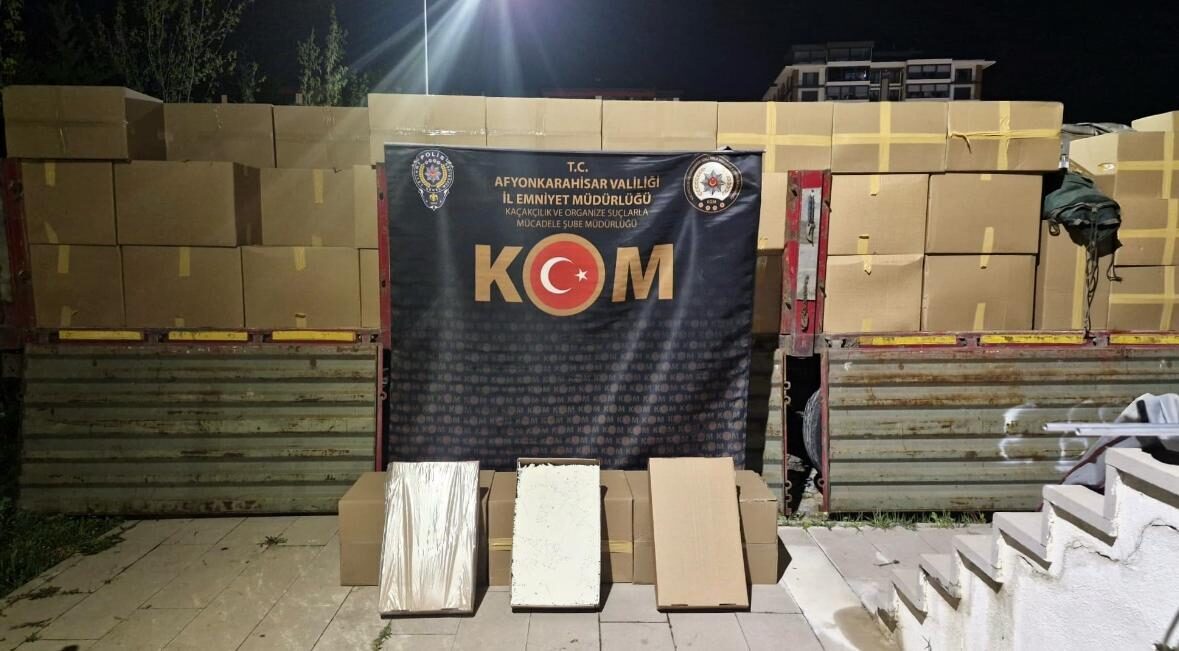 AFYONKARAHİSAR (AA) – Afyonkarahisar'ın Çay ilçesinde bir tırda ele geçirilen