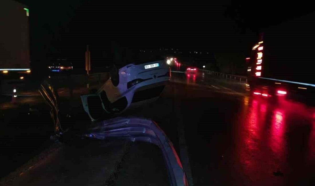 Afyonkarahisar’da meydana gelen trafik kazasında kontrolden çıkarak takla atan otomobilde