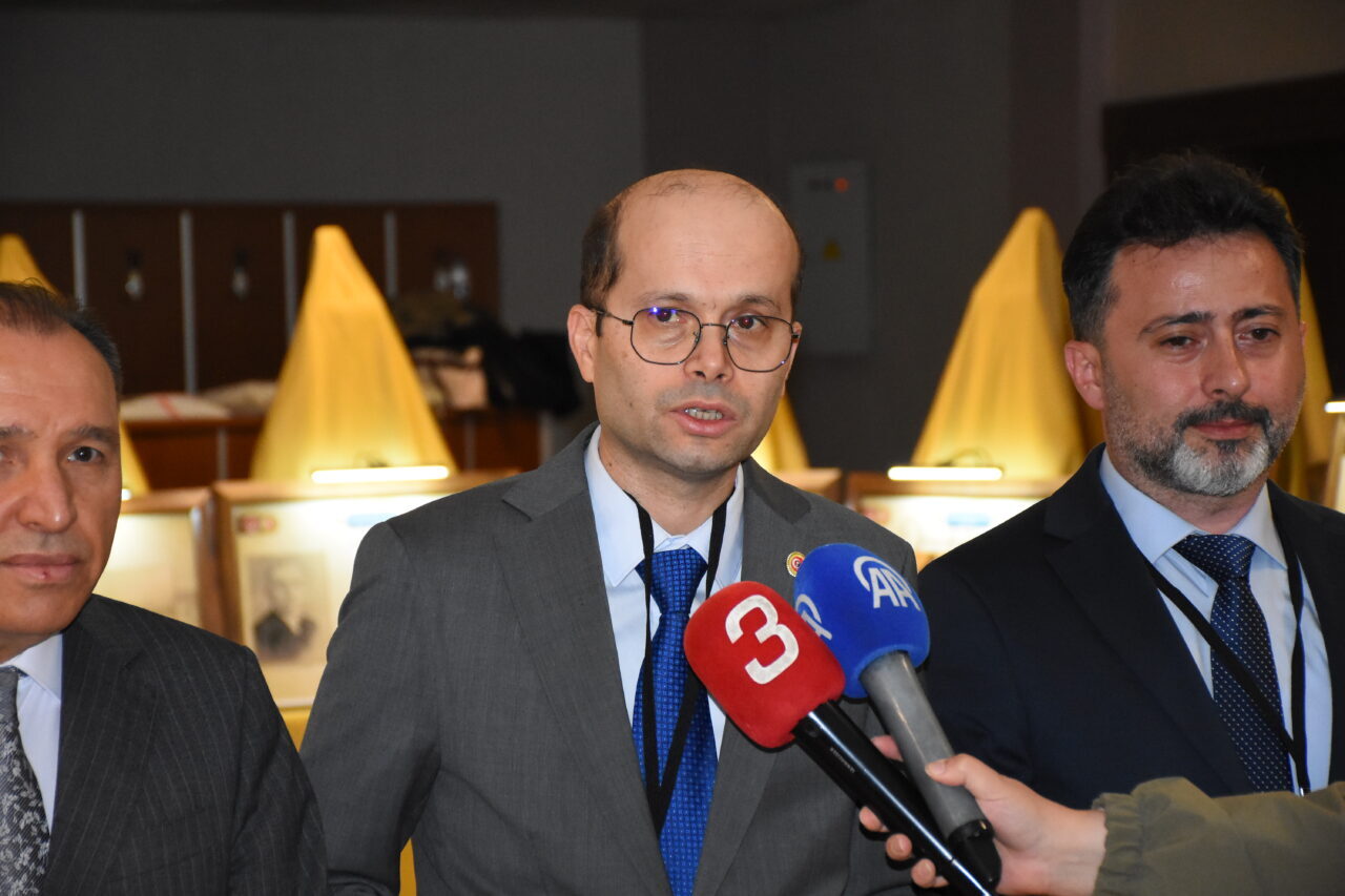 AFYONKARAHİSAR (AA) – Afyonkarahisar'da "Türk Kanunu Medenisi ve Cumhuriyet Sergisi"nin