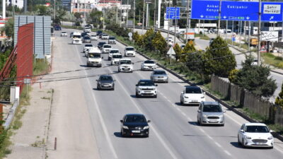AFYONKARAHİSAR (AA) – Kurban Bayramı tatilini memleketlerinde geçiren ve dönüş
