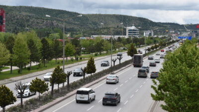 AFYONKARAHİSAR (AA) – Kurban Bayramı tatilini memleketlerinde geçirmek için yola
