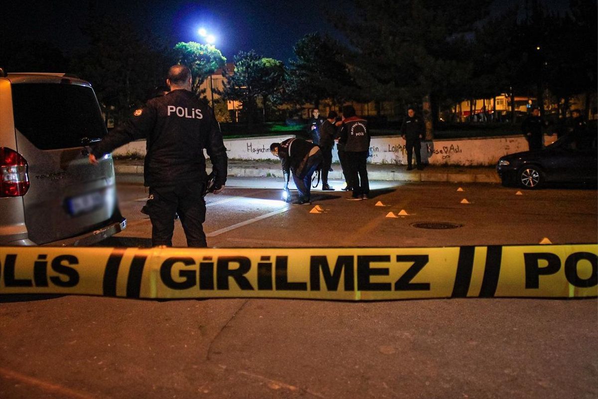 Gece yarısı kanlı hesaplaşma! 3 kişi öldü!