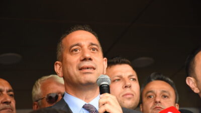 - "Üzülmeyin, moralinizi bozmayın. Sakın korkmayın. Dalları budanan ağaç daha