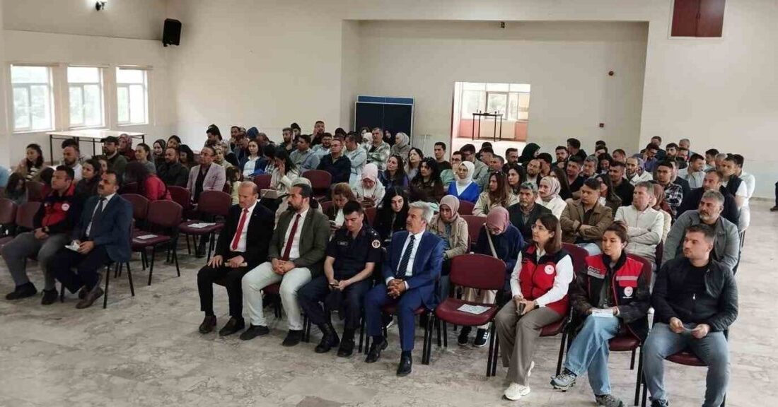 Afyonkarahisar’ın Hocalar ilçesindeki kamu kurumlarında görev yapan personellere yönelik su