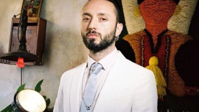 “Perperişan” şarkısının sözlerinde müstehcen betimlemelerin yapıldığı ve yaş sınırlaması olmaması