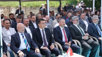 AFYONKARAHİSAR (AA) – Afyonkarahisar'ın Sandıklı ilçesinde "2. Tarım, Hayvancılık Makineleri,