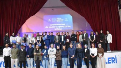 Afyonkarahisar’da gerçekleştirilen ’Gençler Arası Kültür ve Sanat’ etkinlikleri çerçevesinde şiir