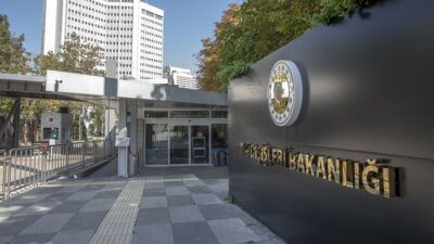 Bakanlığın Nsosyal hesabından yapılan paylaşımda, 33 yıl önceki ırkçı Solingen