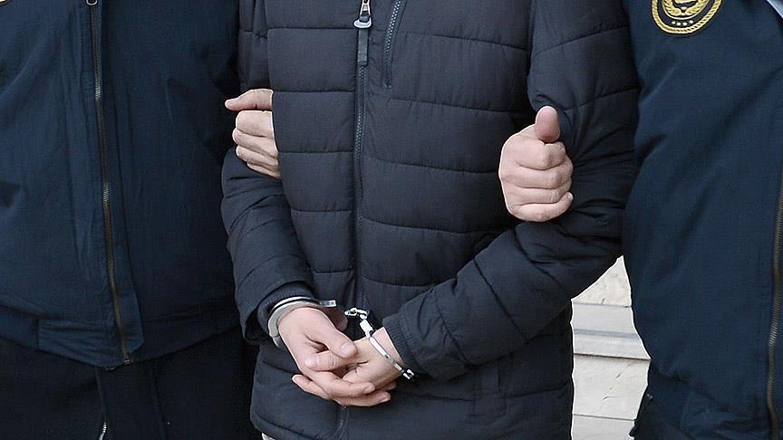 Annesine cinsel saldırıda bulunan ağabeyini öldürdü!