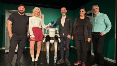 “Robotik Bir Aşk Hikayesi” alt başlığını taşıyan ve 17 Mayıs’ta