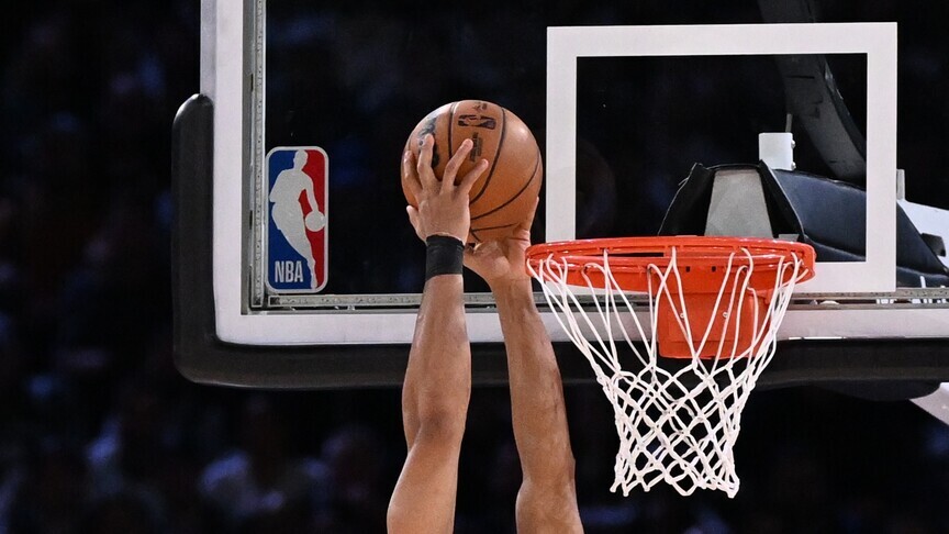 Frost Bank Center’da oynanan Batı Konferansı finali 6. maçında Thunder’ı