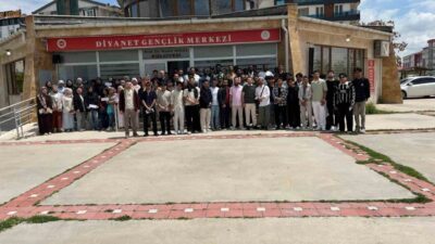 Afyonkarahisar İl Müftülüğü Diyanet Gençlik Merkezi, bayramda memleketlerine gidemeyen uluslararası