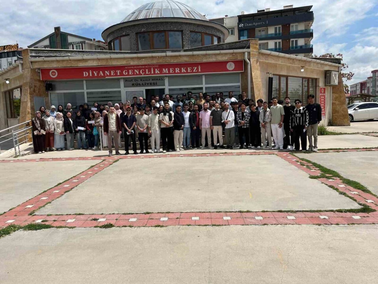 Afyonkarahisar İl Müftülüğü Diyanet Gençlik Merkezi, bayramda memleketlerine gidemeyen uluslararası