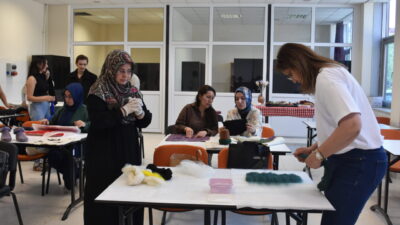 - Afyon Kocatepe Üniversitesi Güzel Sanatlar Fakültesi öğrencileri, kentin kaymak,