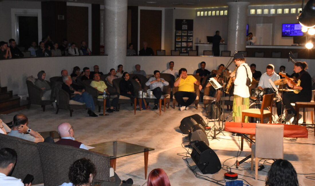 AFYONKARAHİSAR (AA) – Genel sanat yönetmenliğini Hüseyin Başkadem'in yaptığı 26.