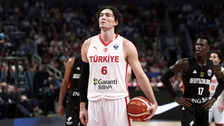 Altyapısından yetiştiği Anadolu Efes’e tam 9 sezon sonra geri dönmeye