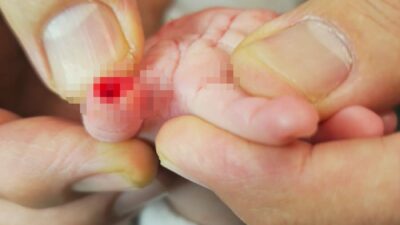 ZATÜRRE ŞÜPHESİYLE YATIRILDIĞI HASTANEDE DEHŞETİ YAŞADI Altınözü ilçesi Mayadalı Mahallesi’nde