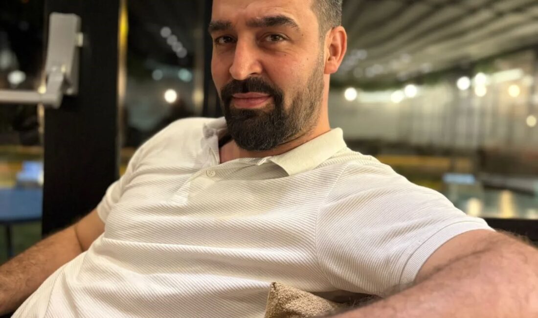 ÖNCE ARIZALI YOLCU OTOBÜSÜNE ÇARPTI ARDINDAN OTOMOBİLİN ALTINDA KALDI Yürek