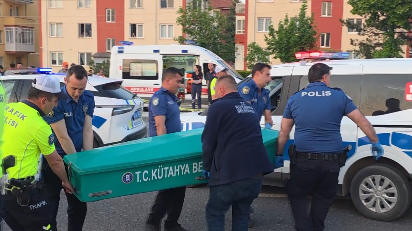 Afyon yolunda can pazarı! Ölü ve yaralılar var