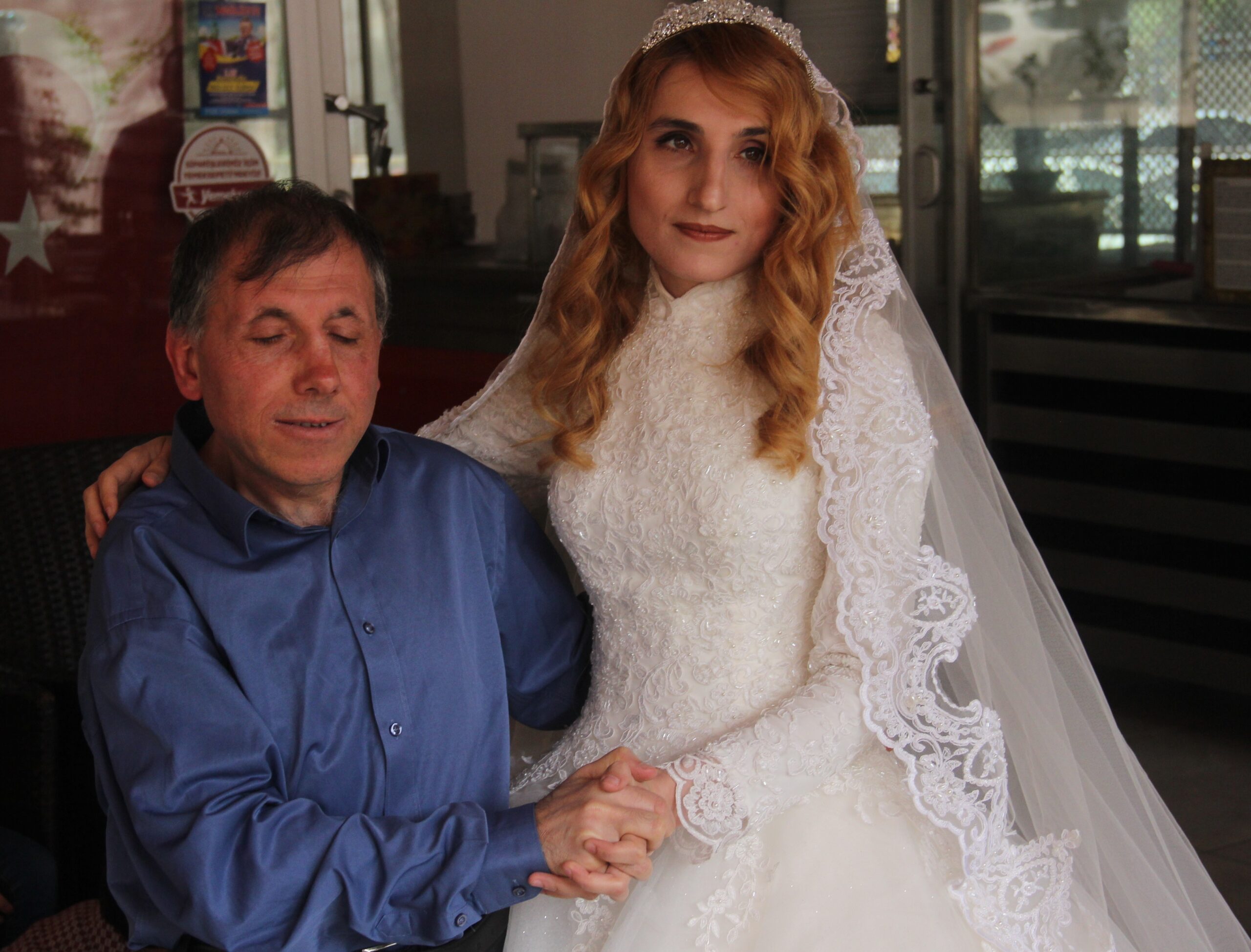 Engelli öğretmen yeni doğan oğluna dokunamadan vefat etti
