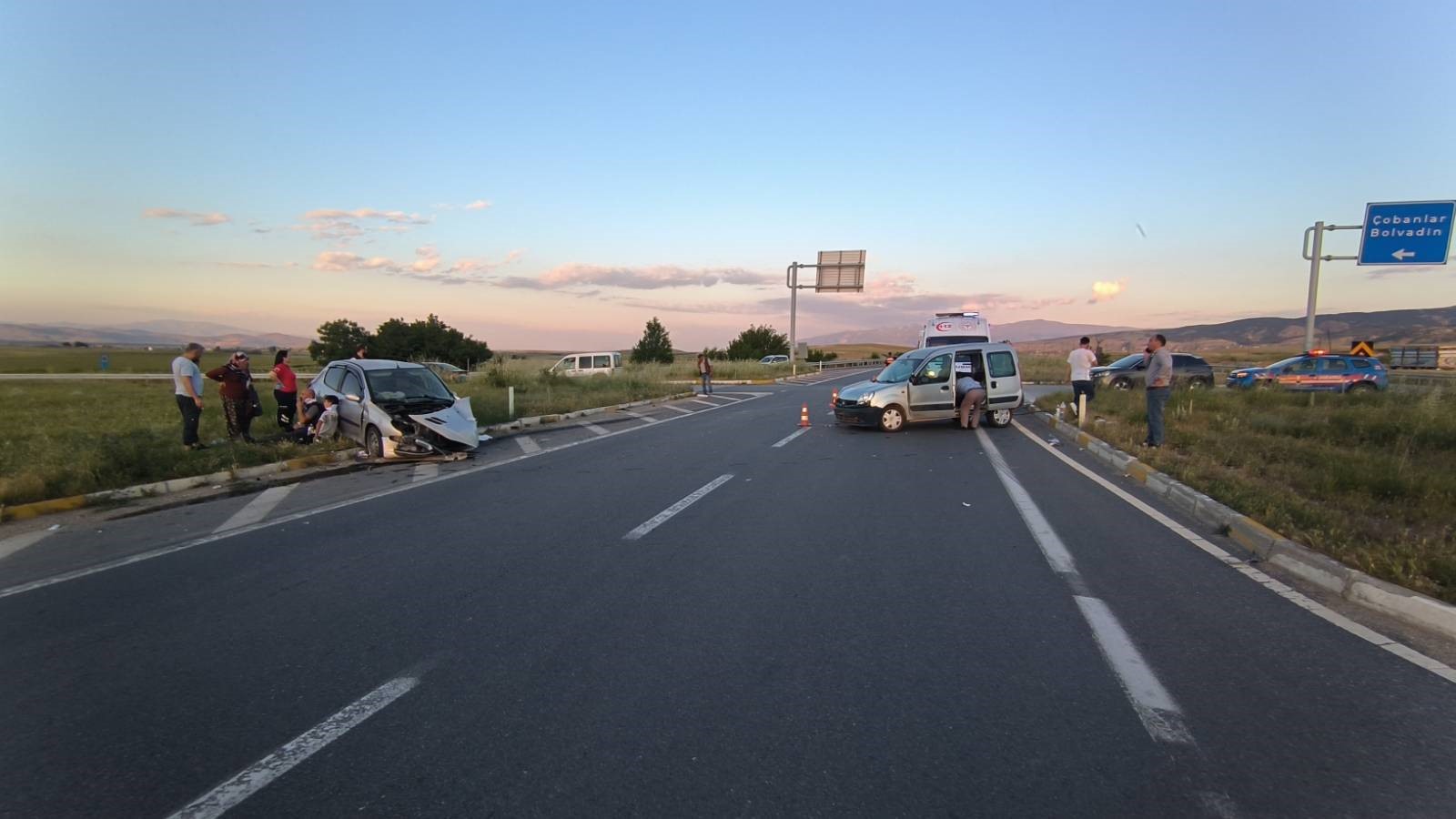 Afyonkarahisar’da adeta can pazarı! Sekiz kişi yaralandı